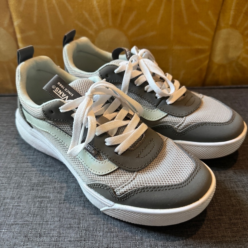 Vans Range EXP